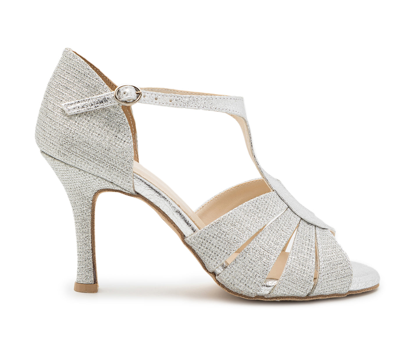 ESP09 Tanzschuhe in Silber von Dancing Queens: High Heels mit strukturierten Riemchen und Knöchelschnalle auf weißem Hintergrund.